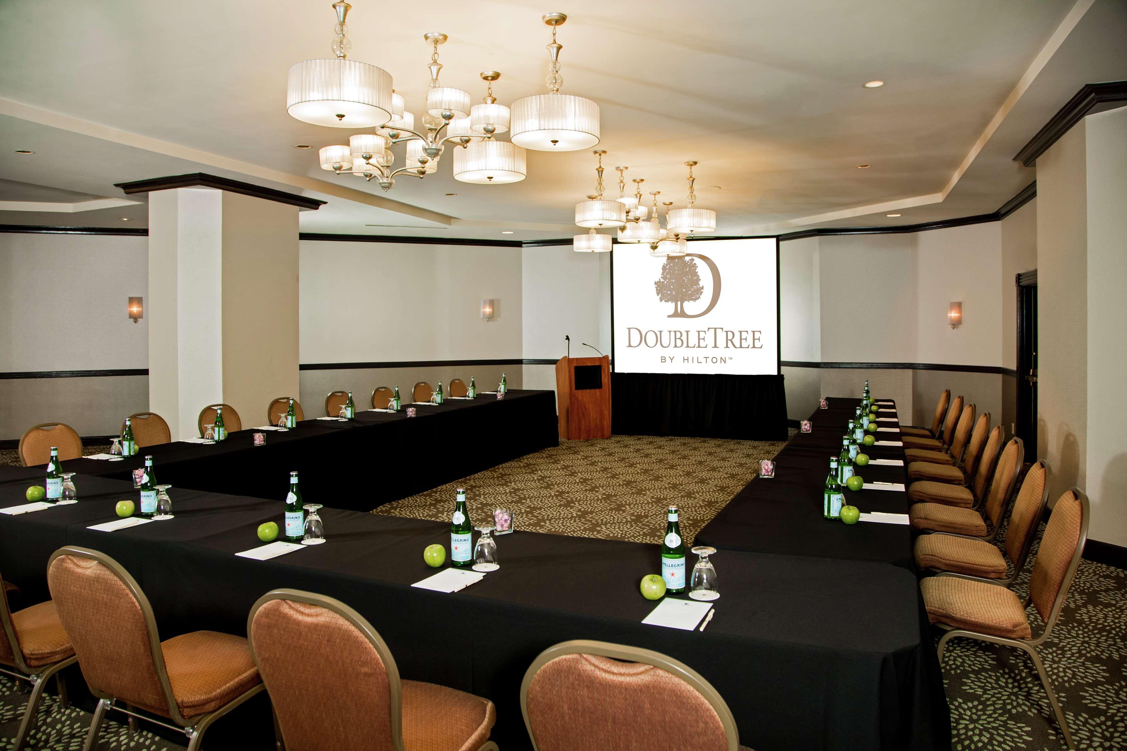 Hotel Doubletree By Hilton Modesto Exteriér fotografie