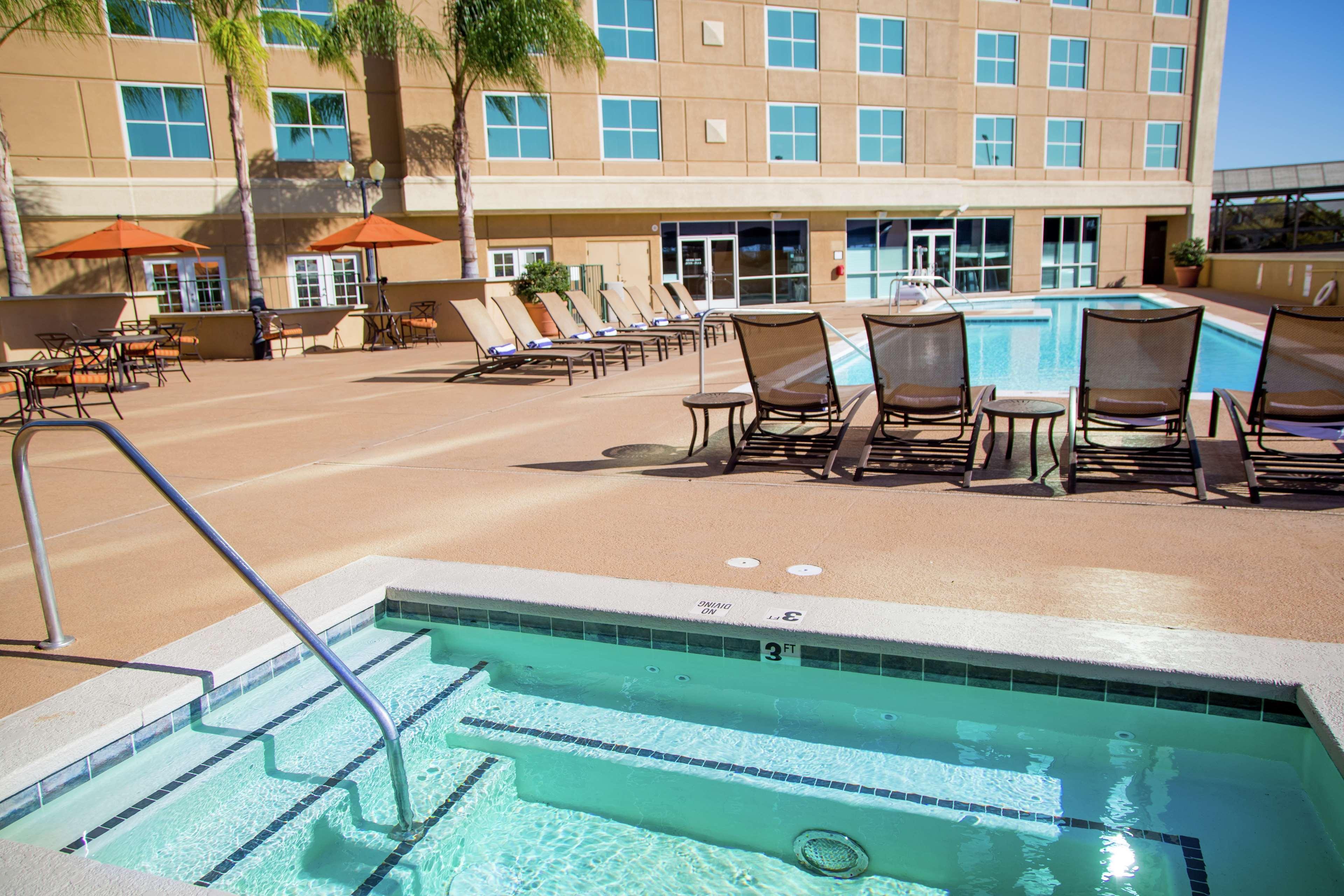Hotel Doubletree By Hilton Modesto Exteriér fotografie