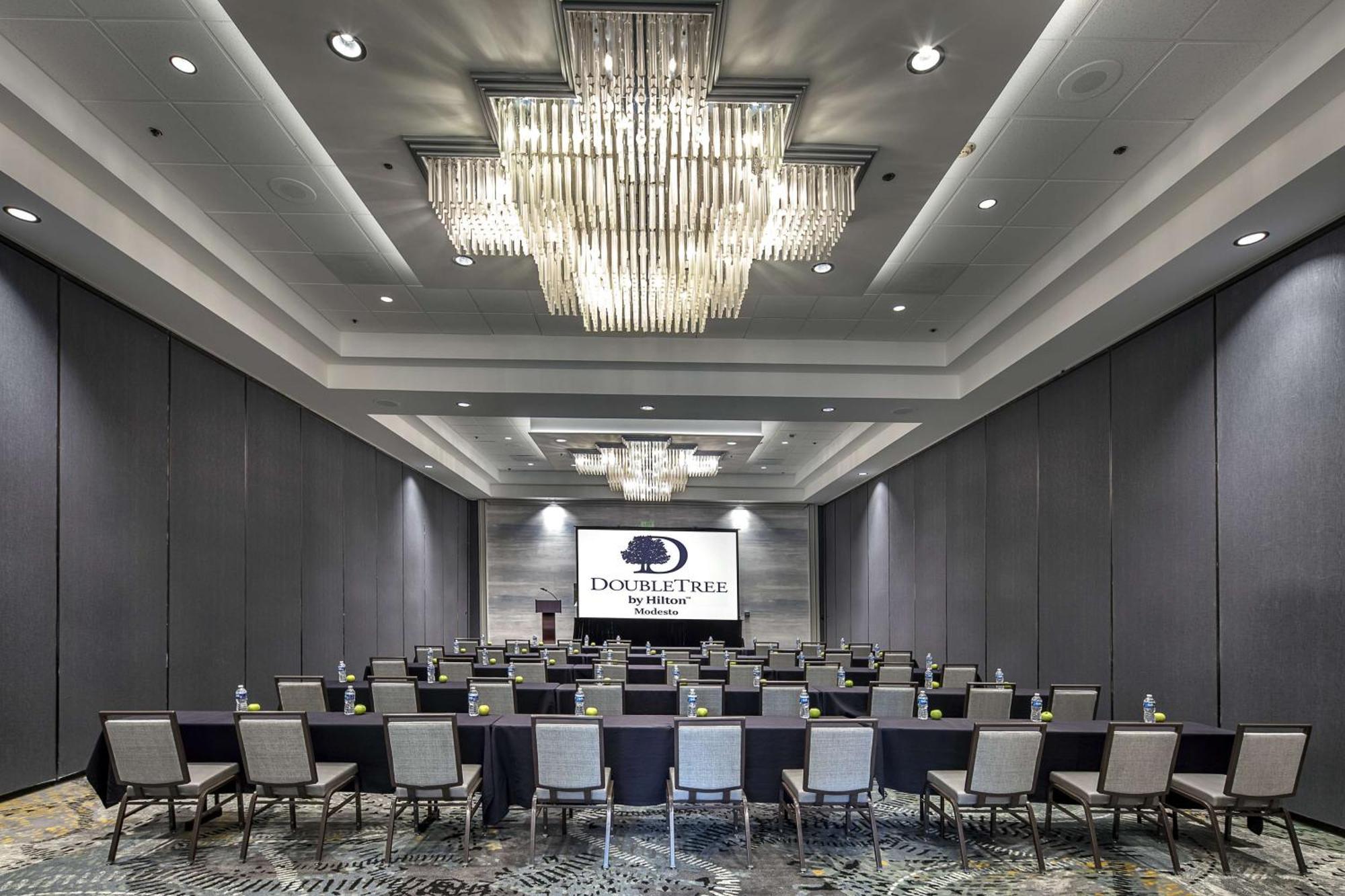 Hotel Doubletree By Hilton Modesto Exteriér fotografie
