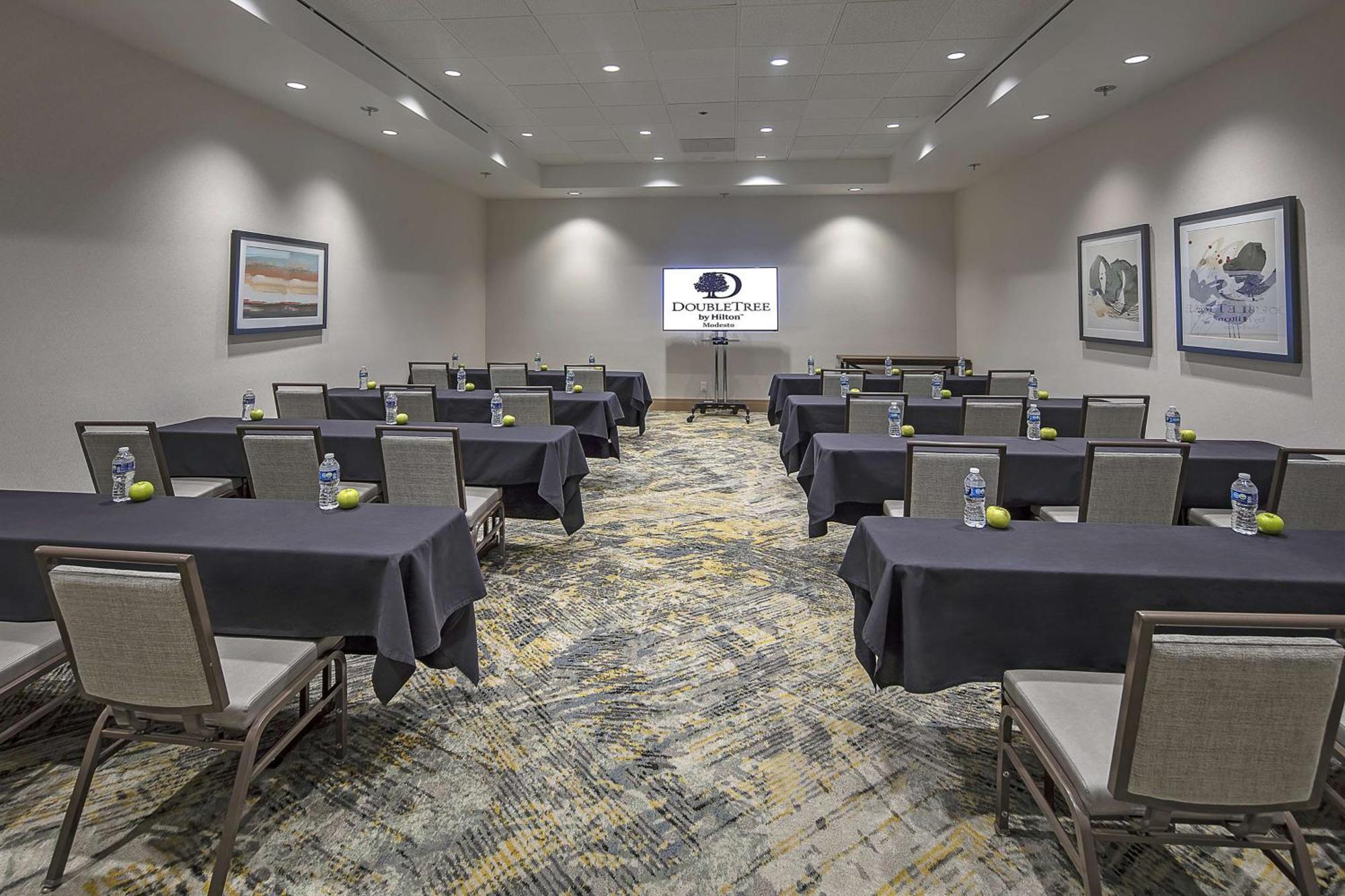 Hotel Doubletree By Hilton Modesto Exteriér fotografie