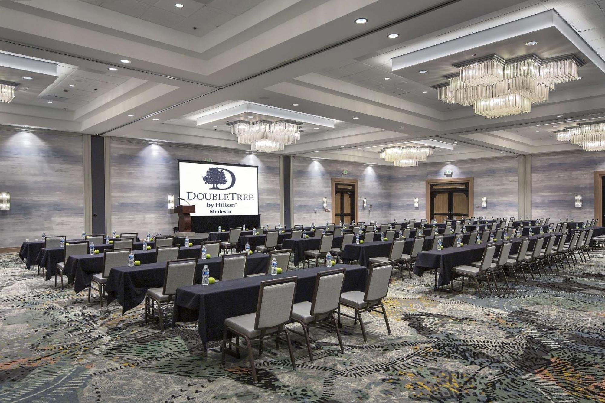 Hotel Doubletree By Hilton Modesto Exteriér fotografie