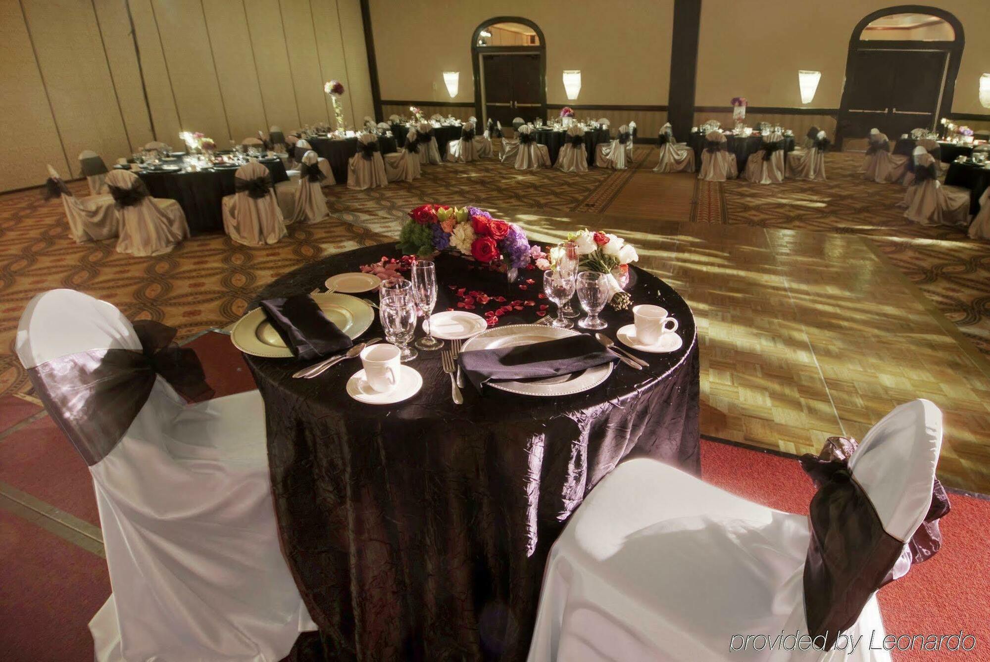 Hotel Doubletree By Hilton Modesto Restaurace fotografie